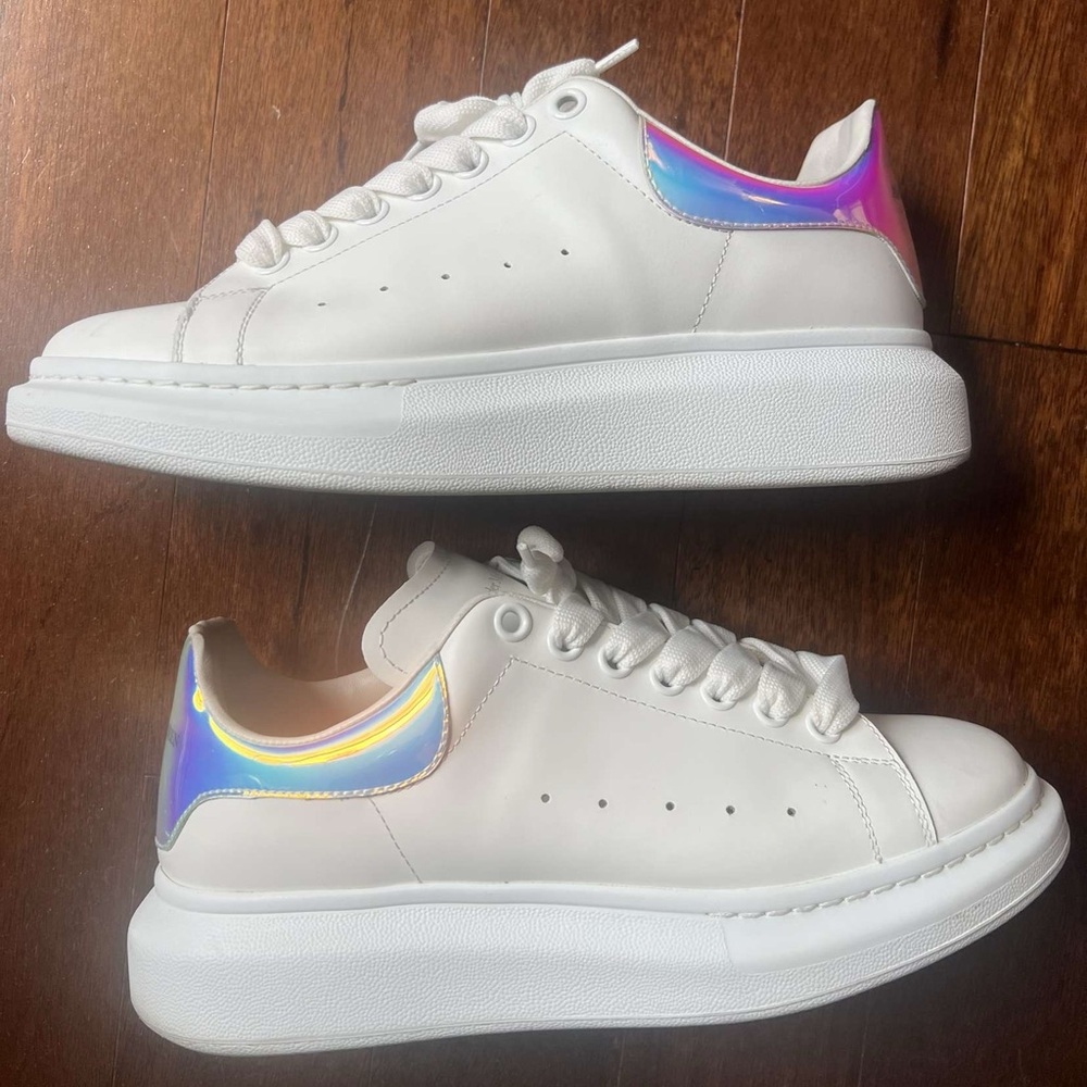 Alexander McQueens White Sneakers with Iridescent Accents